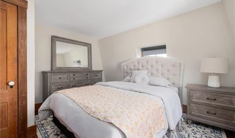 24 Barney St, Newport, RI 02840