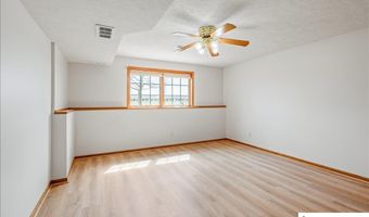 803 Clearwater Cir, Beatrice, NE 68310
