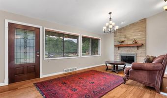 157 Romine Cir, Ballwin, MO 63011