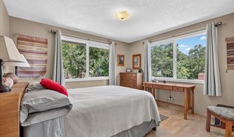 635 Chestnut St, Ashland, OR 97520