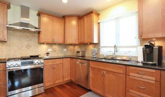 910 S Vista Dr, Algonquin, IL 60102