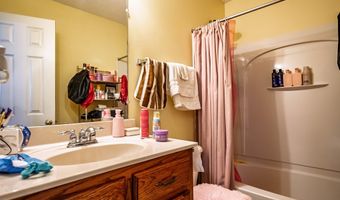 107 Sunrise Cv, Batesville, MS 38606