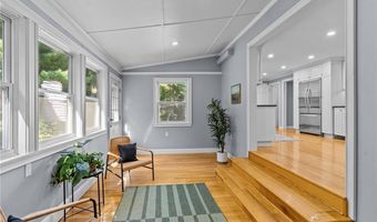 123 Stone Gate Dr, North Kingstown, RI 02852