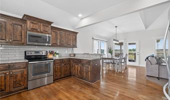 6994 141st St, Basehor, KS 66007