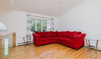 1 Lee Ann Dr, Johnston, RI 02919