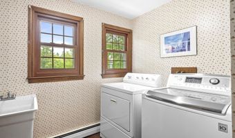 10 Candlewood Dr, Amherst, NH 03031