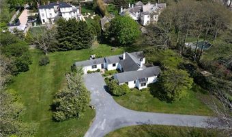 18 Ledge Rd, Newport, RI 02840