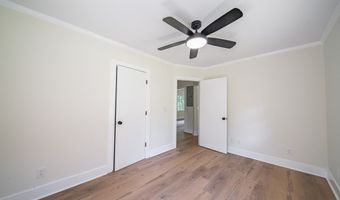 35 DOGWOOD St, West Point, GA 31833