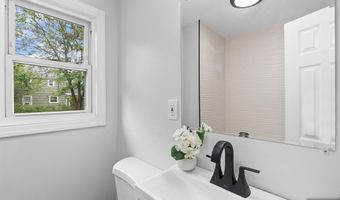 36 Deerfield St, Bergenfield, NJ 07621