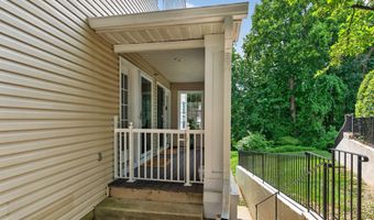 6607 THACKWELL Way 2203, Alexandria, VA 22315