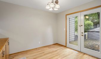827 E WINDFIELD Pl, Appleton, WI 54911