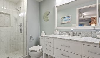 40484 Sunset Dr N, Antioch, IL 60002