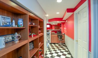 1136 Stewarton, Cincinnati, OH 45102