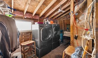 584 Apple Dr, Akron, OH 44319