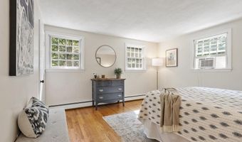 215 Middle Rd, Boxborough, MA 01719