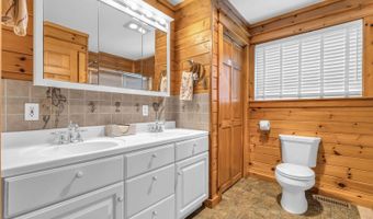 30 Beaver Bog Ln, Abbot, ME 04406
