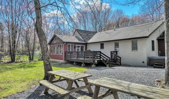 42 Ottomanelli Dr, Albrightsville, PA 18210