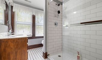 615 E Prairie Ln, Ash Grove, MO 65604