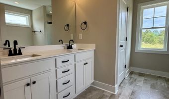 145 Spring Meadows Dr, Aberdeen, NC 28315