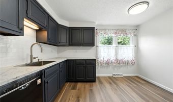 292 Oakbrook Dr, Amherst, NY 14221