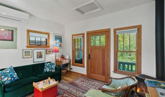 827 NW Delaware Ave, Bend, OR 97703