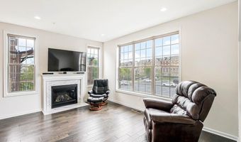 22635 NAUGATUCK Sq, Ashburn, VA 20148