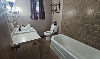 15 W Prospect St, Aurora, MO 65605