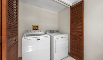319 Kaelepulu Dr 202, Kailua, HI 96734