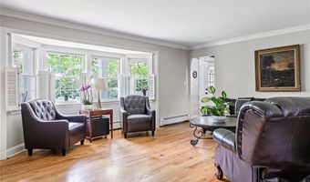 85 Shore Rd, Amityville, NY 11701