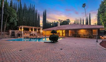 4446 Hayvenhurst Ave, Encino, CA 91436