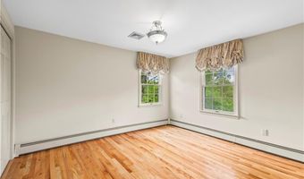 61 Kimberly Ln, Cranston, RI 02921