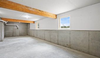 633 Streamside Ave, Hermon, ME 04401