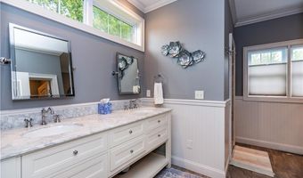 201 Rodman Ln, North Kingstown, RI 02852