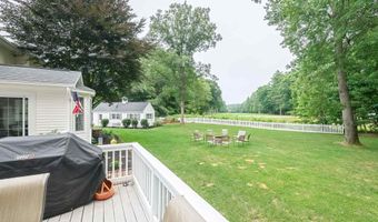 9 Taconic Dr, Amherst, NH 03031
