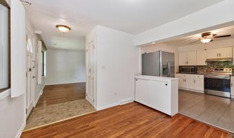 87 Buckingham Dr, Albany, NY 12208