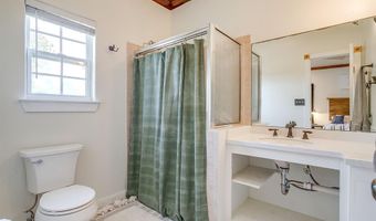 203 E 7th St, Weatherford, TX 76086