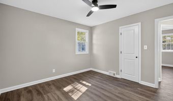 305 W 4TH Ave, Barrington, NJ 08007