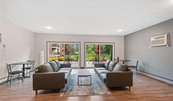 4 Pine Tree Dr 223, Arden Hills, MN 55112