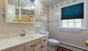 35 Boyd Ave, East Providence, RI 02914
