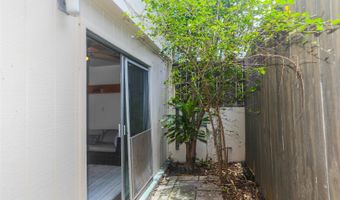 1423 Emerson St 105, Honolulu, HI 96813