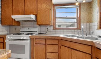 718 Jackson St, Anoka, MN 55303