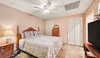 17251 Hollingsworth Rd, Basehor, KS 66007