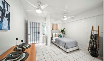 909 University Ave 210, Honolulu, HI 96826
