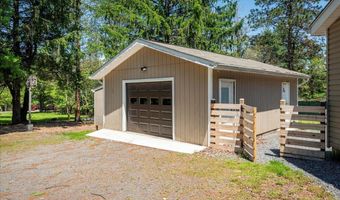 37 High Ridge Rd, Albrightsville, PA 18210
