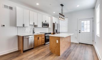 921 EDGLEY St, Philadelphia, PA 19122