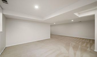 953 Redwood Dr, Apple Valley, MN 55124