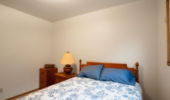 1517 W ROGERS Ave, Appleton, WI 54914