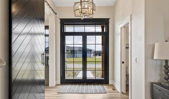 6129 NE Sherman Dr, Ankeny, IA 50021