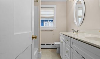 27 High St 1, Beverly, MA 01915