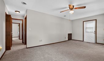 12757 Chamberlain Rd, Aurora, OH 44202